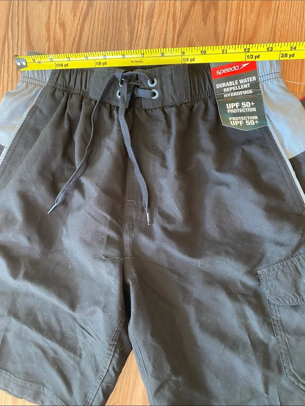 Speedo Men’s Black Swim Trunks with Gray AccentsNWT Small Summer Resort Tropical